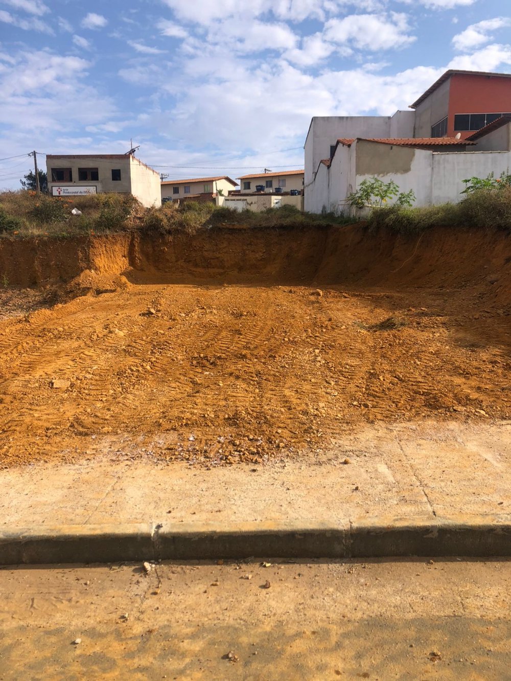 Terreno - Venda - Zabel� - Vit�ria da Conquista - BA