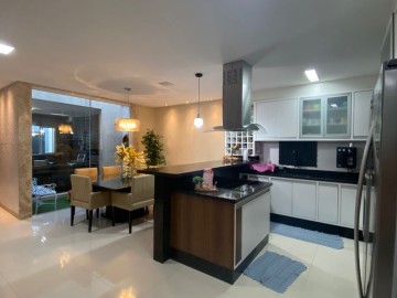 Linda casa 3 su�tes (com closet)