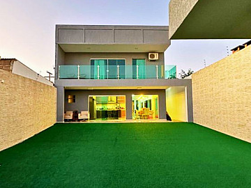 Resid�ncia de alto padr�o: 4 su�tes, com 1 master e banheira