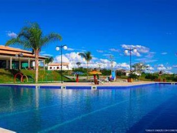 Lote estilo ch�cara de 5000m� no Campus Vivant