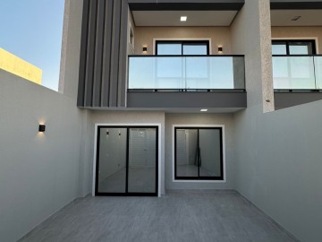 Casa duplex bairro Fel�cia